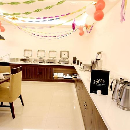 Genx Usha Kiran Agra Hotel Agra  Buitenkant foto