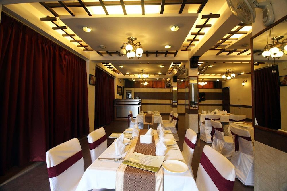 Genx Usha Kiran Agra Hotel Agra  Buitenkant foto