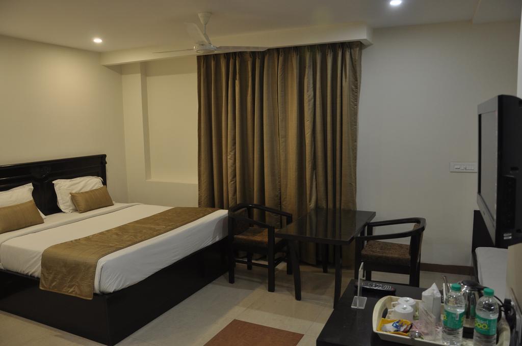 Genx Usha Kiran Agra Hotel Agra  Buitenkant foto