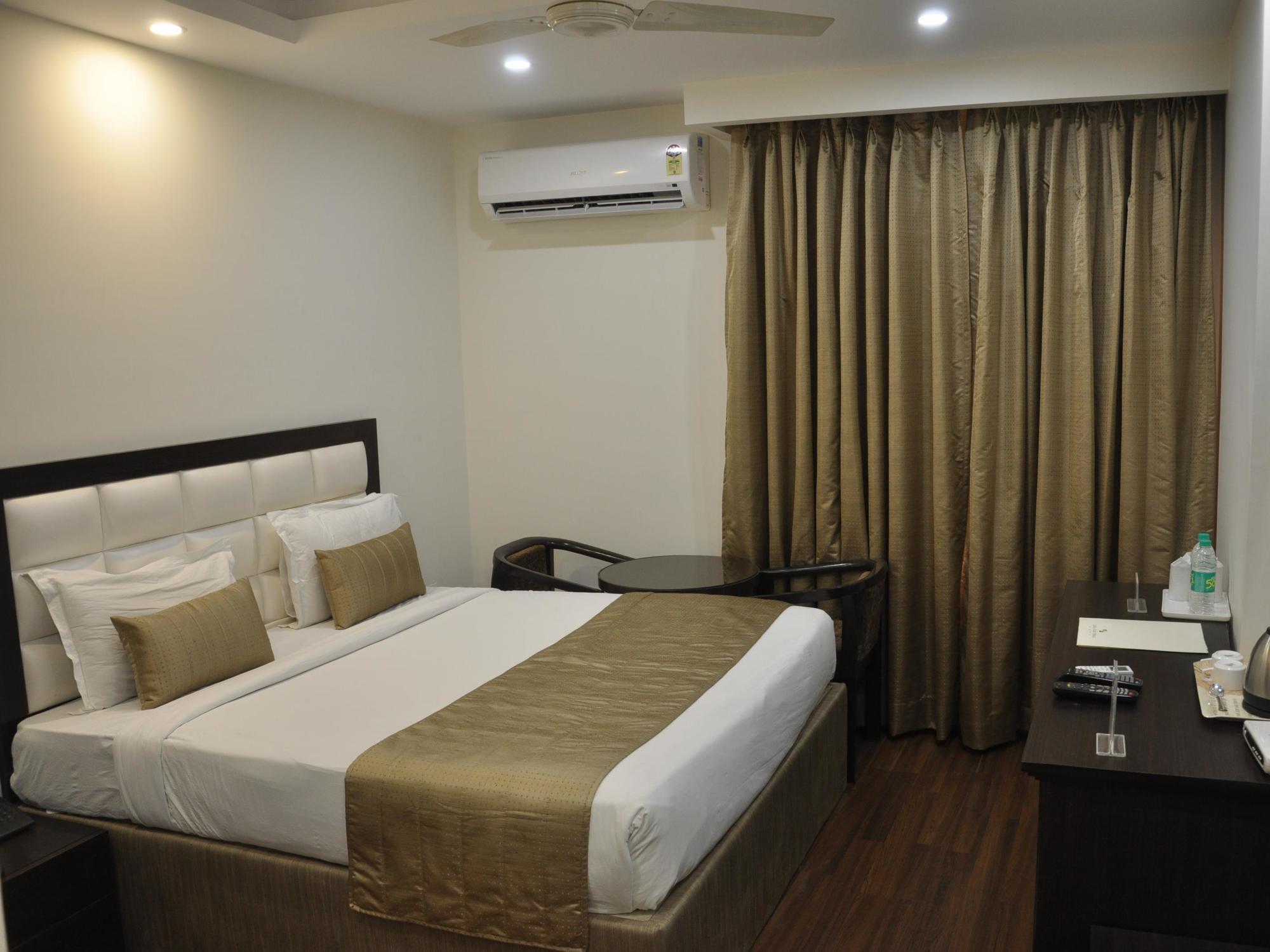 Genx Usha Kiran Agra Hotel Agra  Buitenkant foto