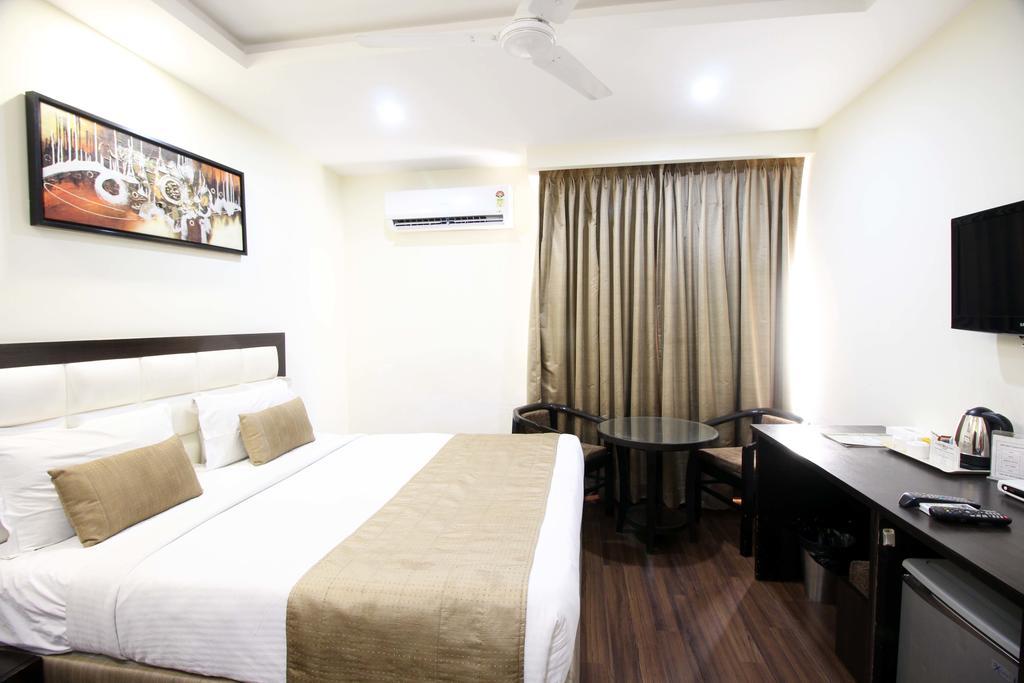 Genx Usha Kiran Agra Hotel Agra  Buitenkant foto