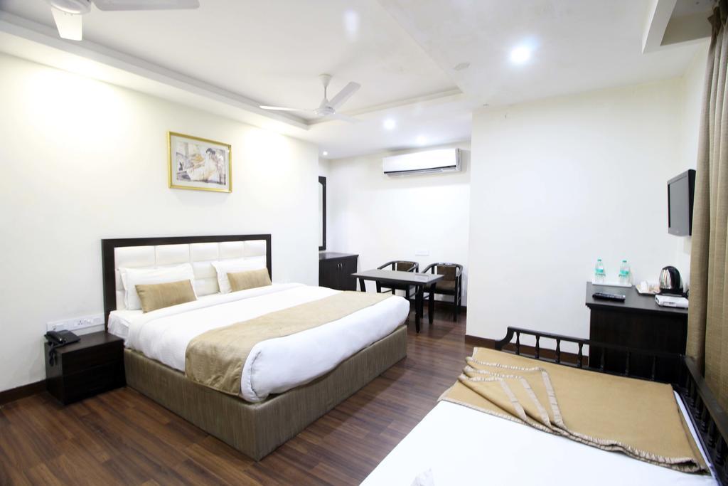 Genx Usha Kiran Agra Hotel Agra  Buitenkant foto