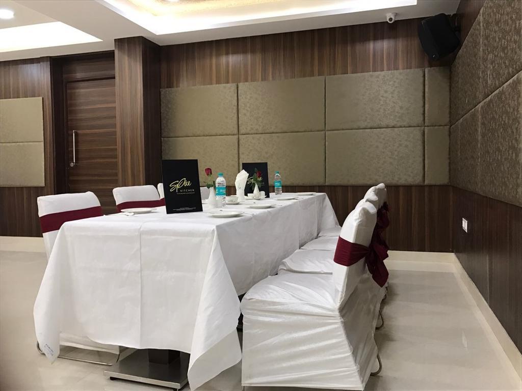 Genx Usha Kiran Agra Hotel Agra  Buitenkant foto