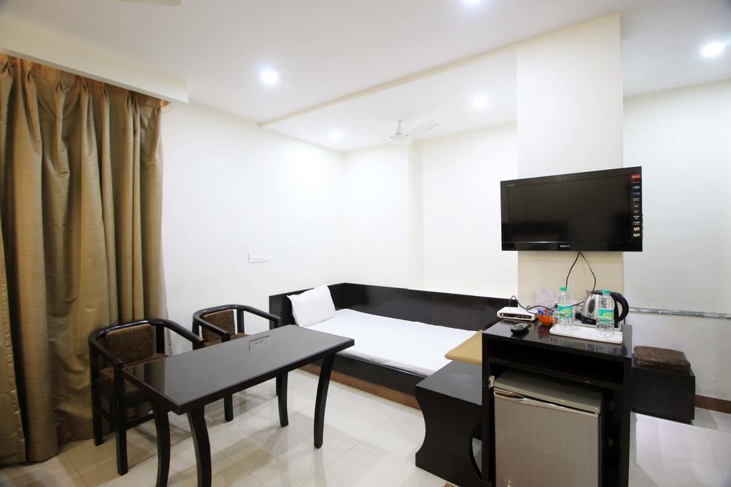 Genx Usha Kiran Agra Hotel Agra  Buitenkant foto