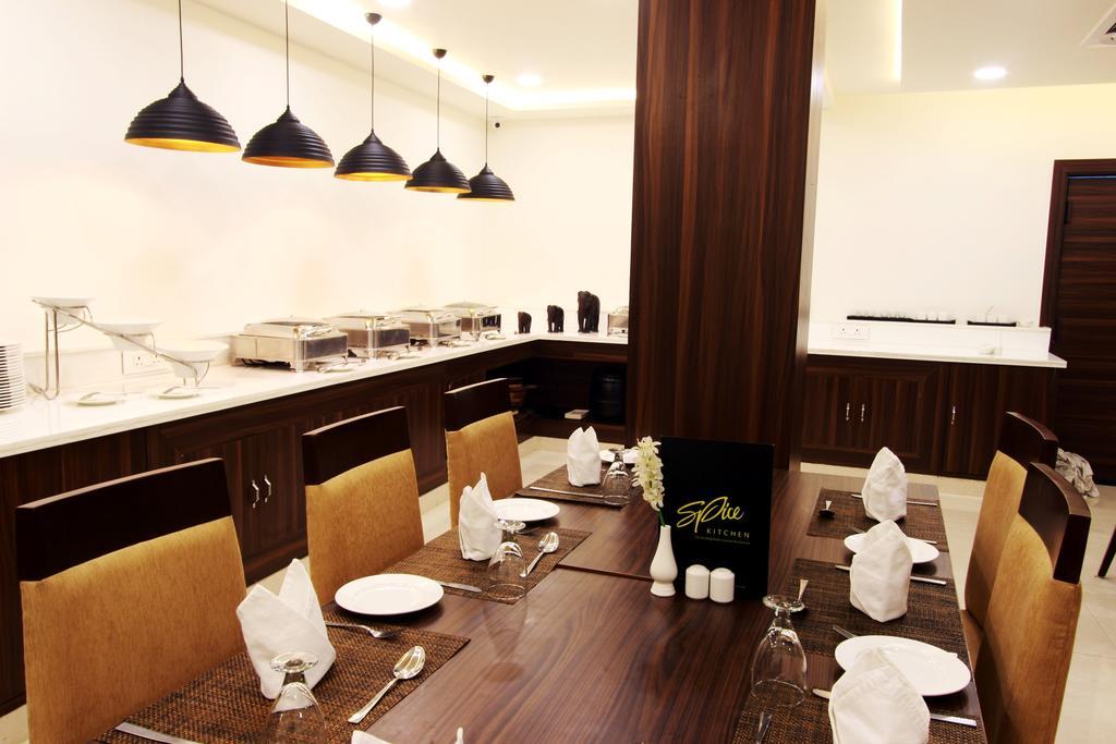 Genx Usha Kiran Agra Hotel Agra  Buitenkant foto