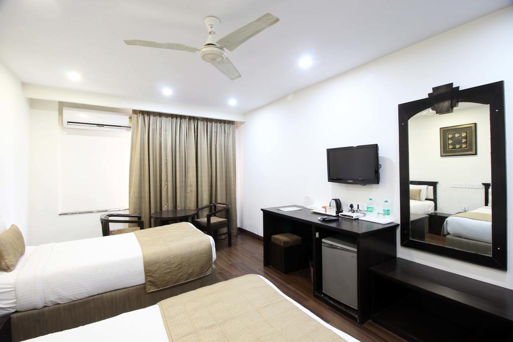 Genx Usha Kiran Agra Hotel Agra  Buitenkant foto