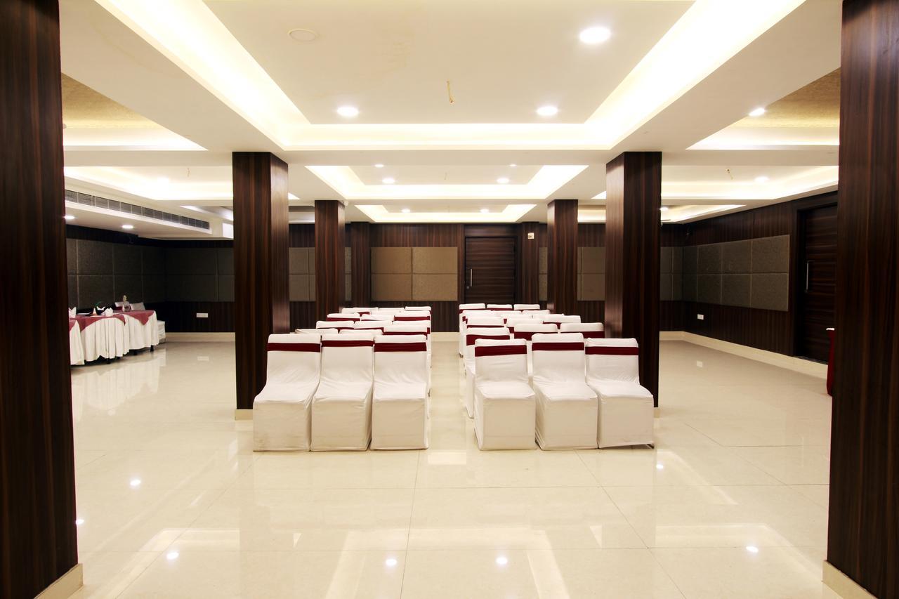 Genx Usha Kiran Agra Hotel Agra  Buitenkant foto