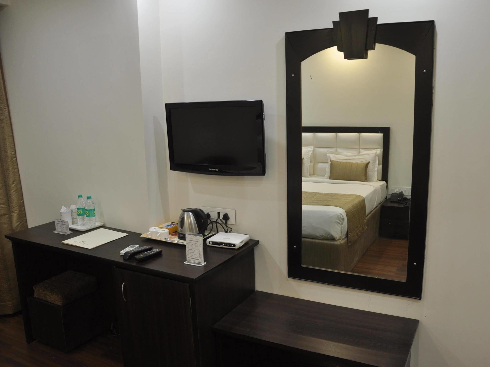 Genx Usha Kiran Agra Hotel Agra  Buitenkant foto