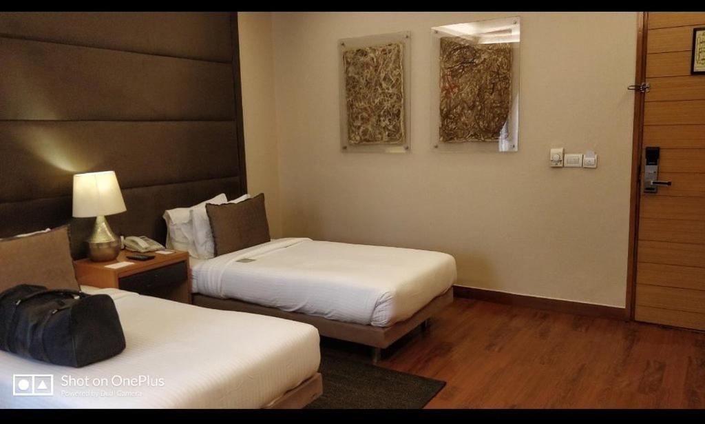 Genx Usha Kiran Agra Hotel Agra  Buitenkant foto